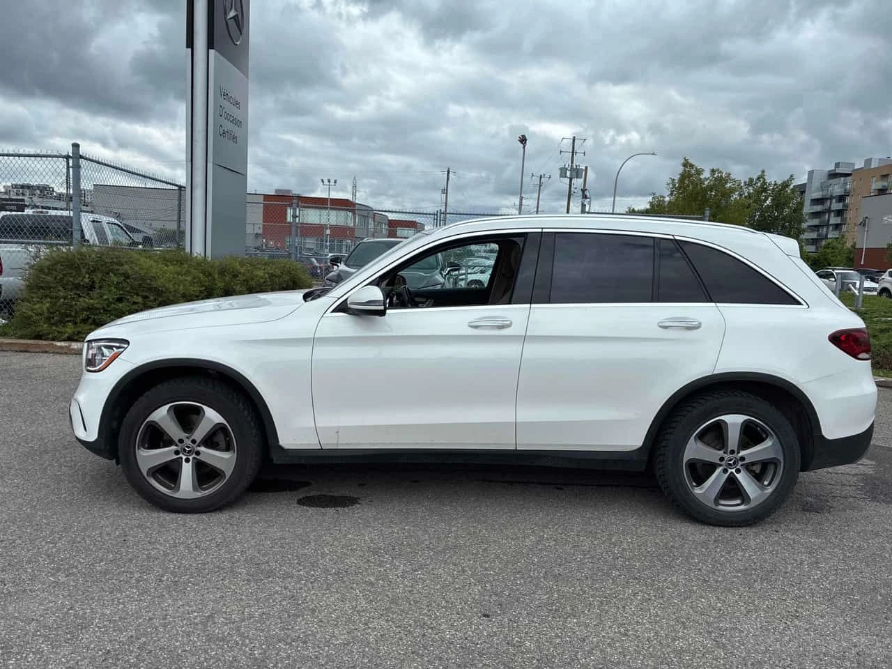 Mercedes-Benz GLC 300 CARFAX/КЛИП/ОТ ГЛАВНО ПРЕДСТАВИТЕЛСТВО , снимка 2 - Автомобили и джипове - 55468469