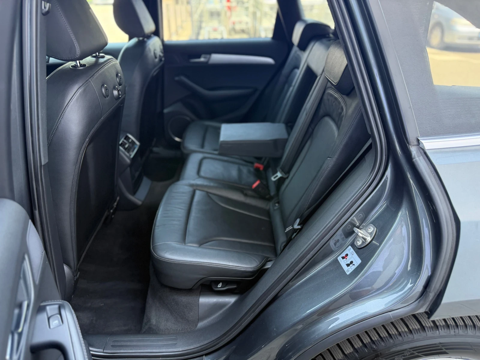 Audi Q5 S LINE+ / 147000км! Панорама /BANG&OLUFSEN , снимка 14 - Автомобили и джипове - 55619004