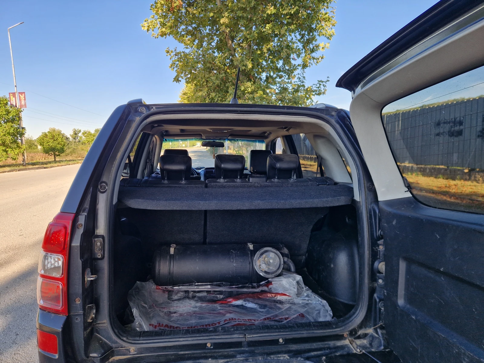 Suzuki Grand vitara 2.0i ГАЗ 4х4 , снимка 8 - Автомобили и джипове - 56113751