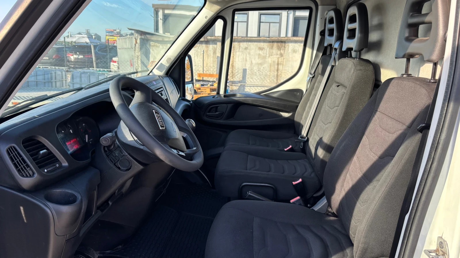 Iveco Daily 2.3 150 кс - изображение 6