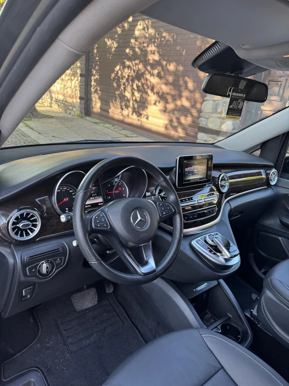 Mercedes-Benz V 220  VIP - Facelift - изображение 8