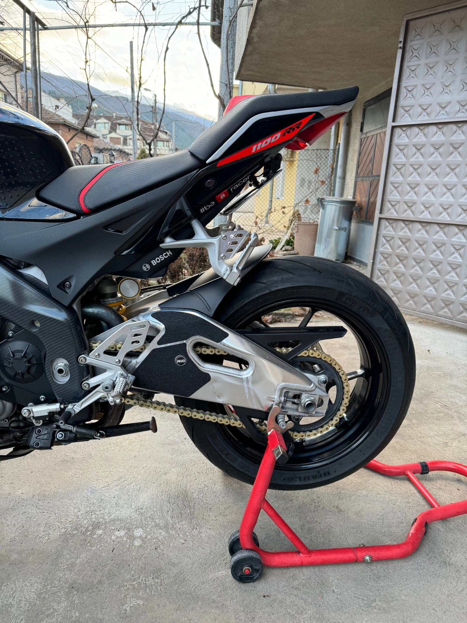 Aprilia Tuono 1100 V4 - изображение 2