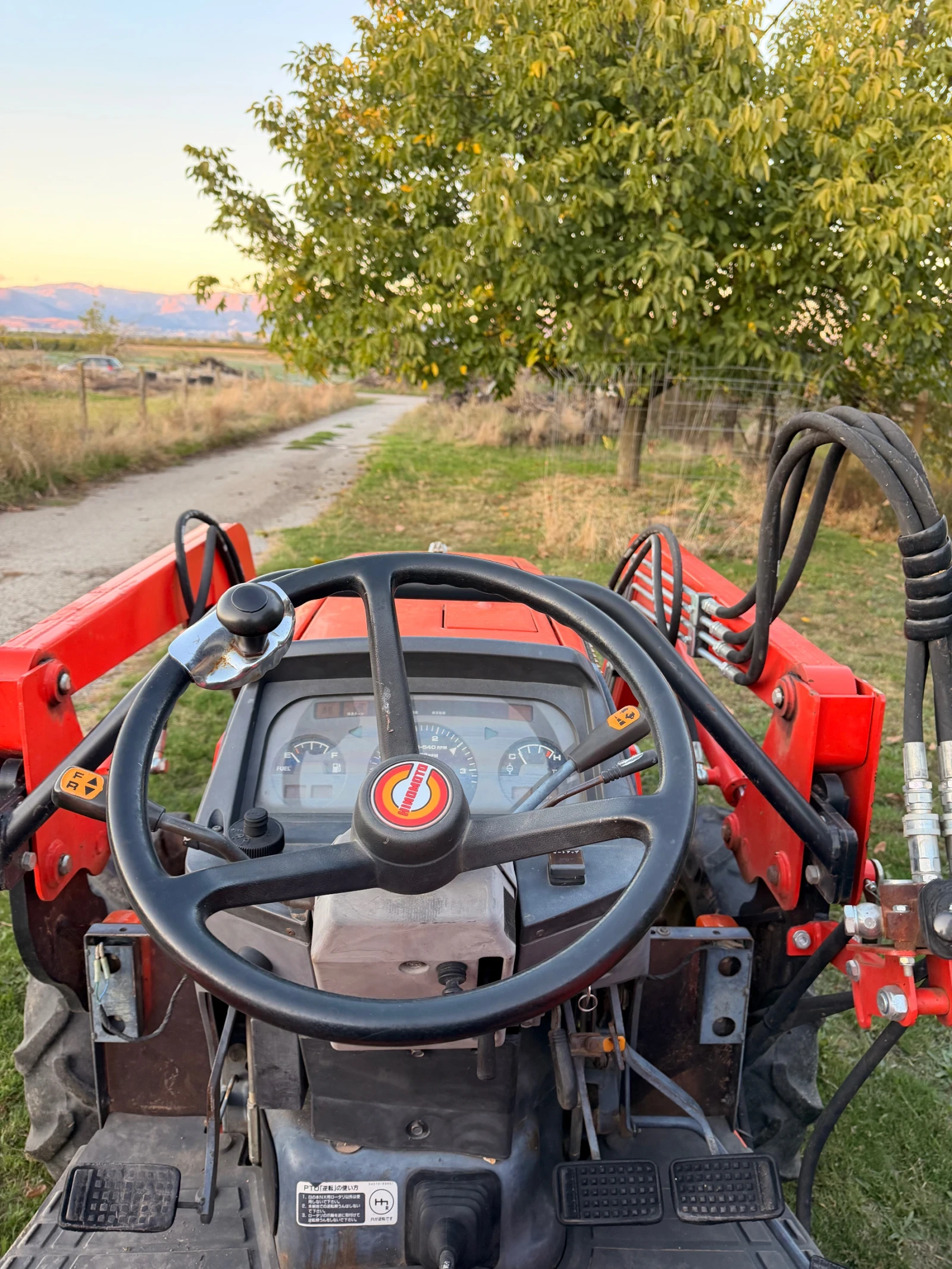 Трактор Hinomoto NX337D, снимка 4 - Селскостопанска техника - 56648889