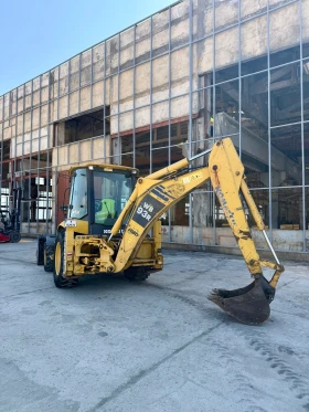 Багер Komatsu WB93R-5, снимка 5