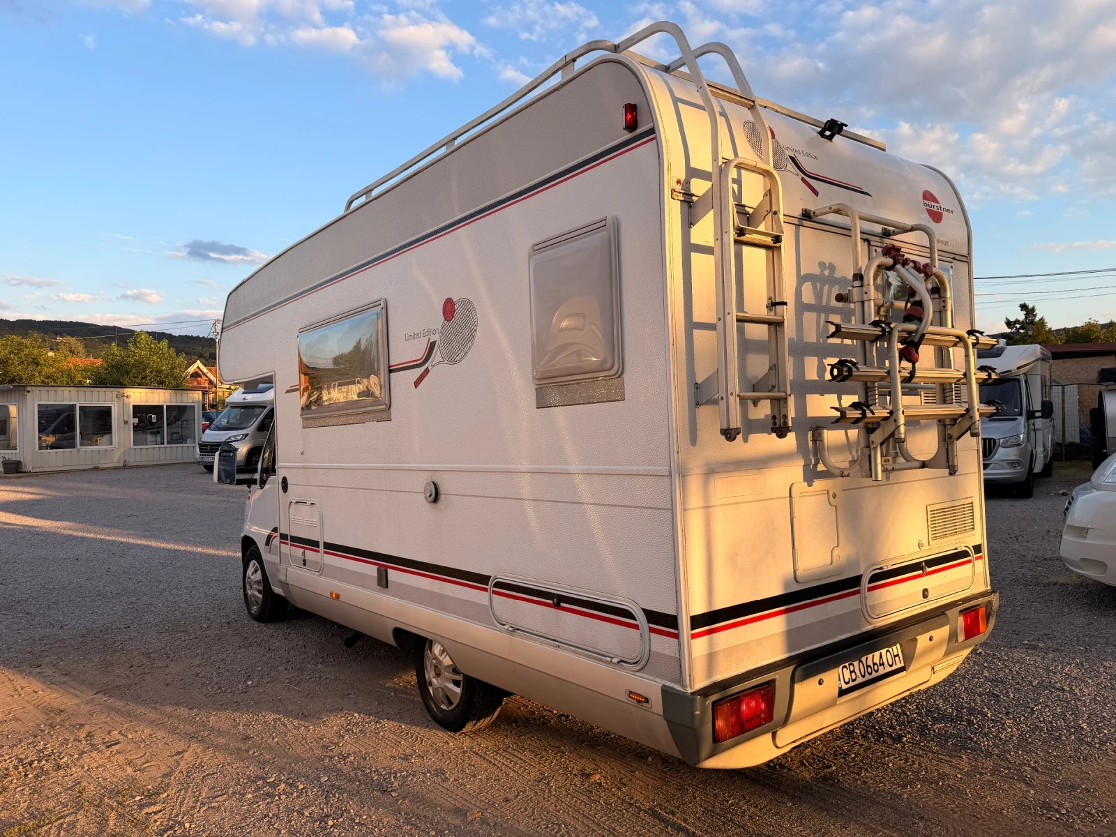 Кемпер Burstner 2.8 idtd Limited edition, снимка 3 - Каравани и кемпери - 55556242