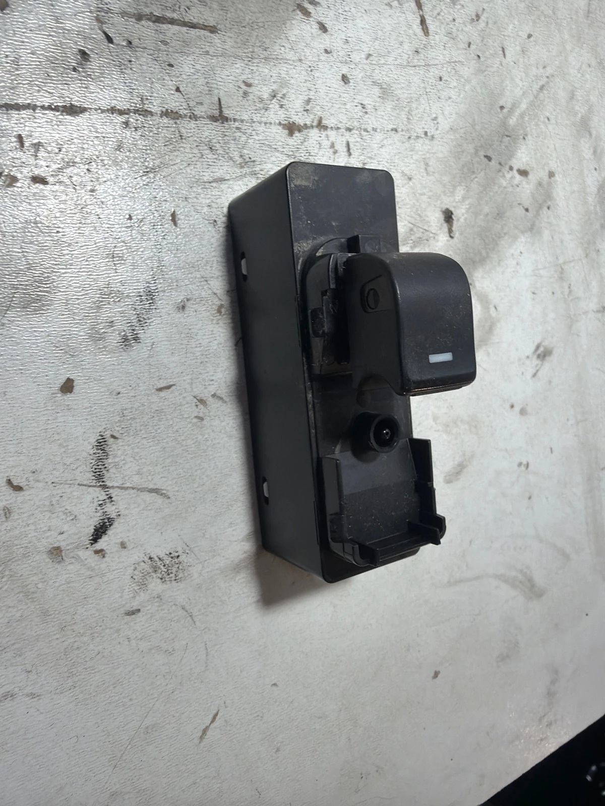 копче ел. стъкла KD4566370 Mazda CX 5