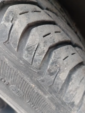 Гуми Зимни 85/65R15, снимка 3