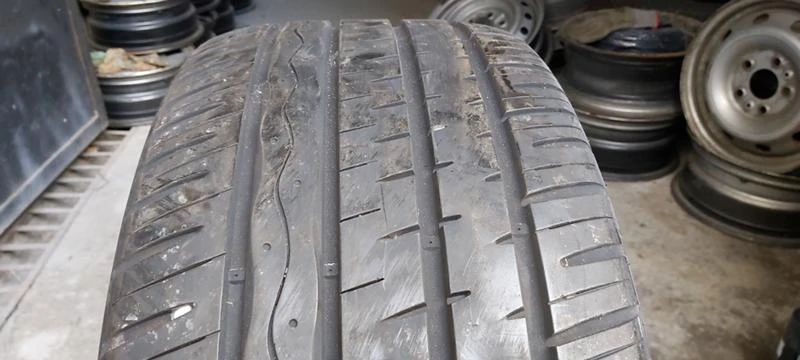 Гуми Зимни 275/40R20, снимка 1 - Гуми и джанти - 31948817