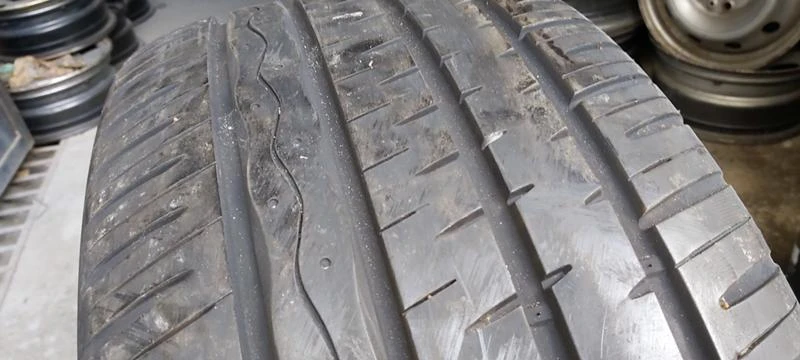 Гуми Зимни 275/40R20, снимка 5 - Гуми и джанти - 31948817