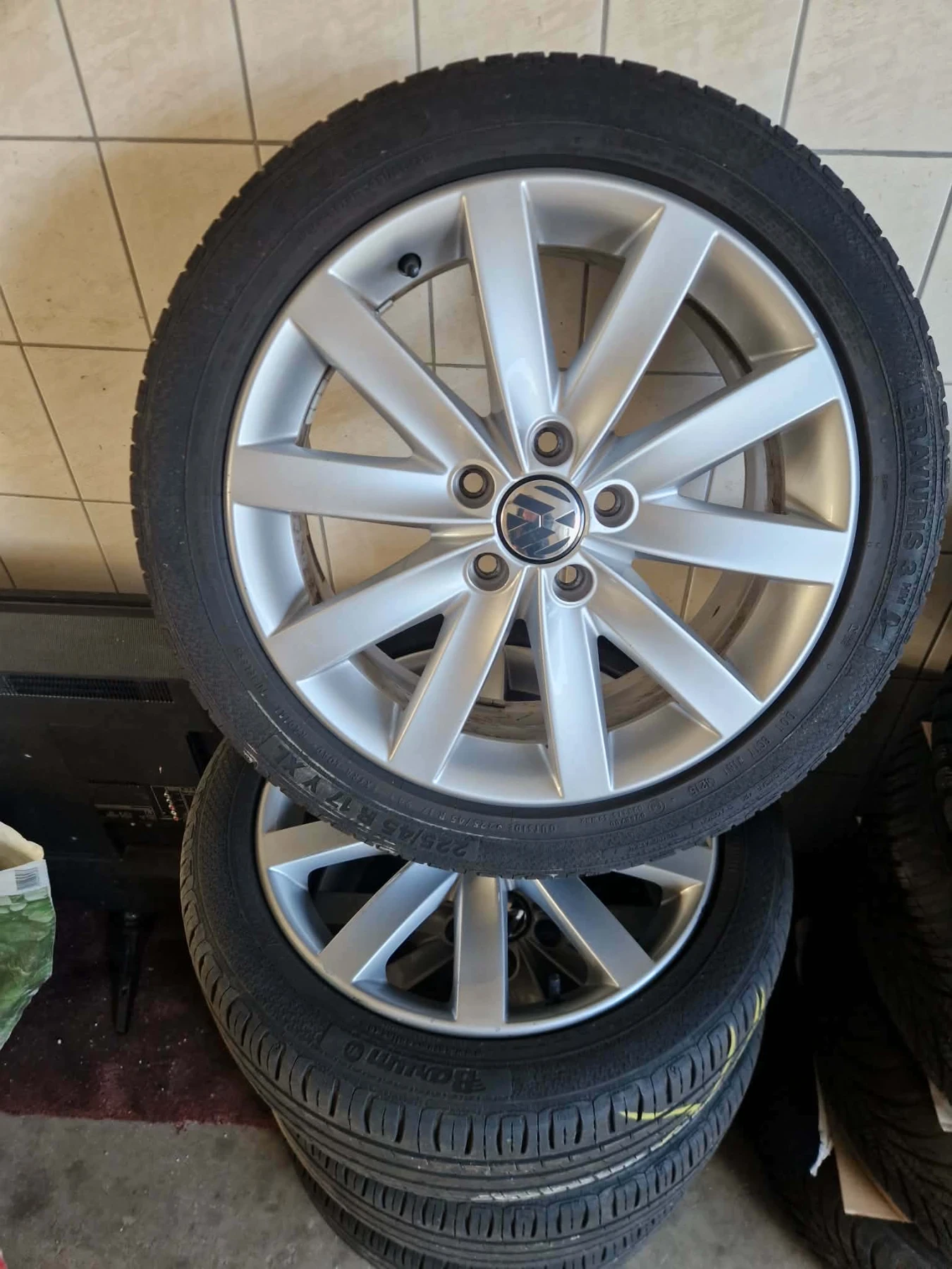 ���� � ������ 125/70R17 �� VW | Mobile.bg � ����������� 1