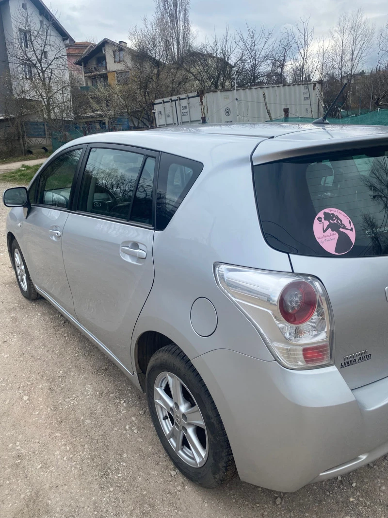 Toyota Verso D4D 2.0, снимка 5 - Автомобили и джипове - 47962688