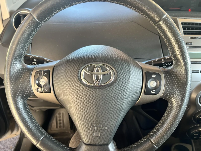 Toyota Yaris, снимка 13 - Автомобили и джипове - 47341423