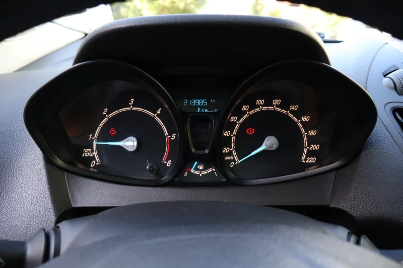 Ford Courier, снимка 15 - Автомобили и джипове - 52261221