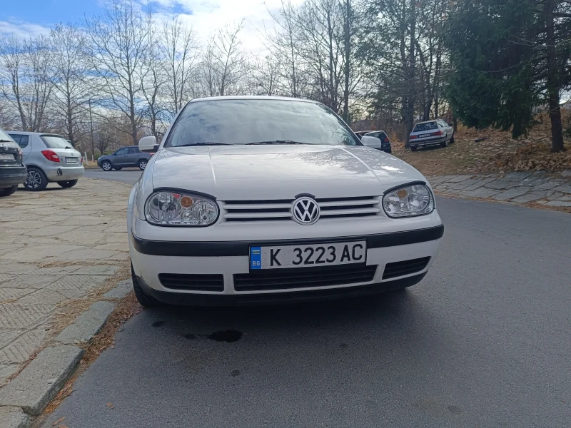 VW Golf, снимка 1 - Автомобили и джипове - 48099324