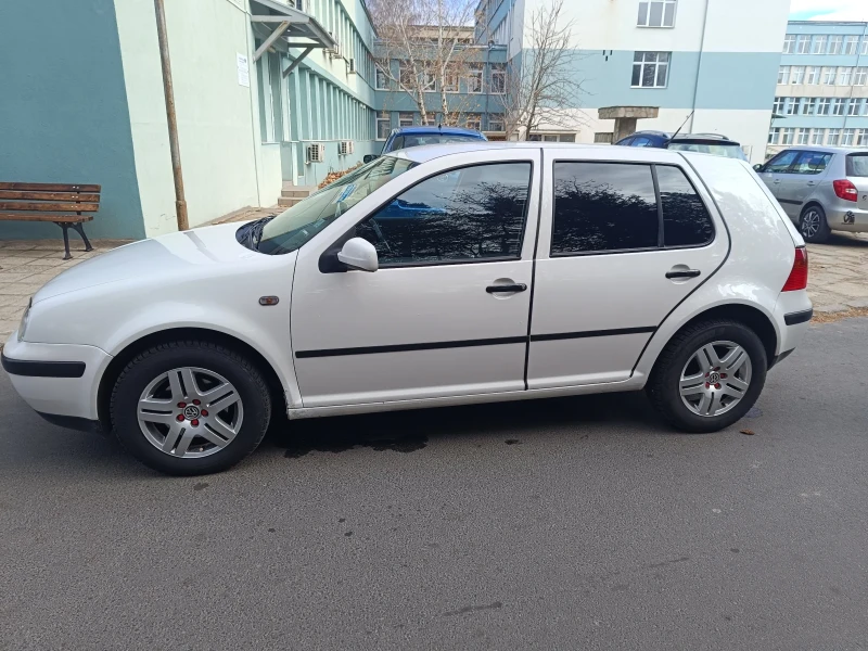 VW Golf, снимка 5 - Автомобили и джипове - 48099324