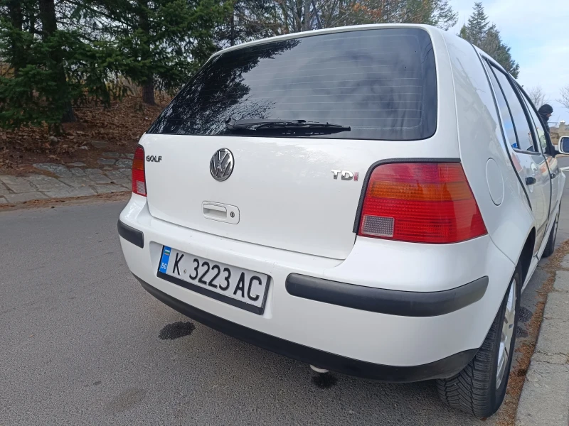 VW Golf, снимка 4 - Автомобили и джипове - 48099324