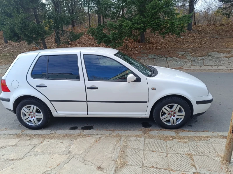 VW Golf, снимка 3 - Автомобили и джипове - 48099324