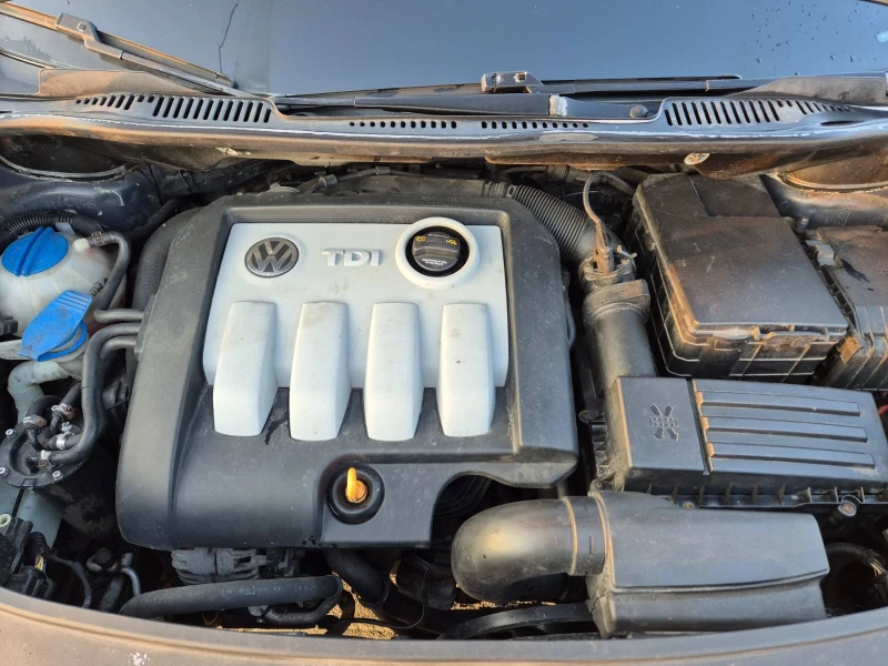 VW Touran 1.9TDI, снимка 10 - Автомобили и джипове - 49013840