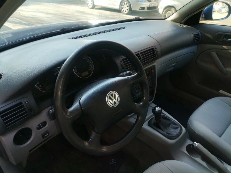 VW Passat, снимка 12 - Автомобили и джипове - 49064794