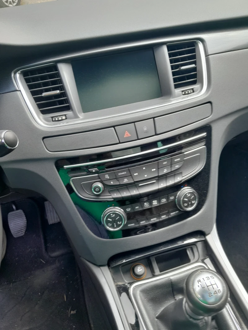 Peugeot 508 1.6 турбо всички екстри, снимка 13 - Автомобили и джипове - 50256910