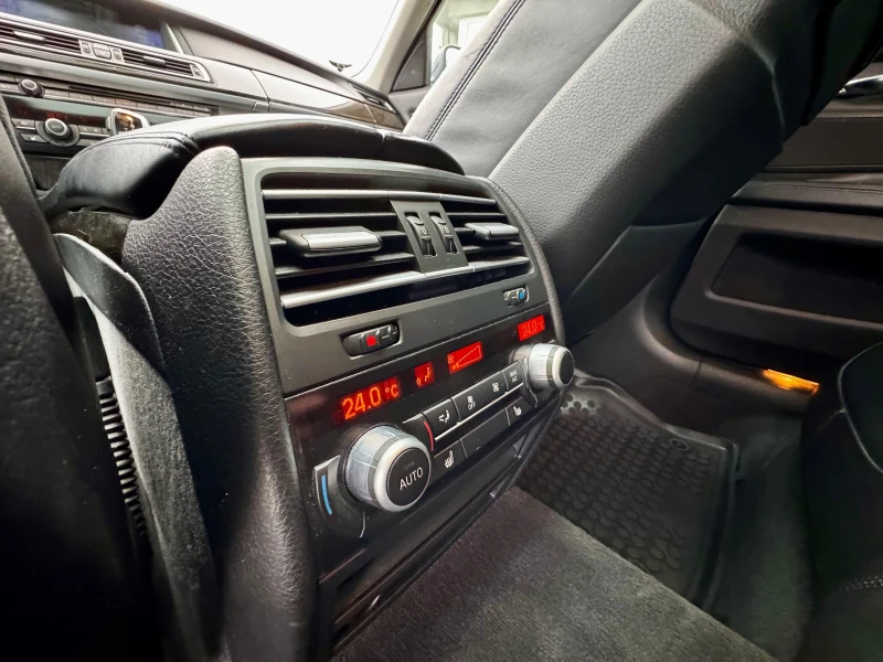 BMW 750 M50d Long Facelift, снимка 13 - Автомобили и джипове - 51107670