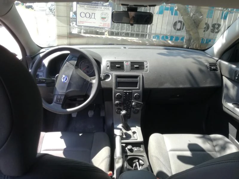 Volvo V50 1.6 HDI, снимка 11 - Автомобили и джипове - 33906354