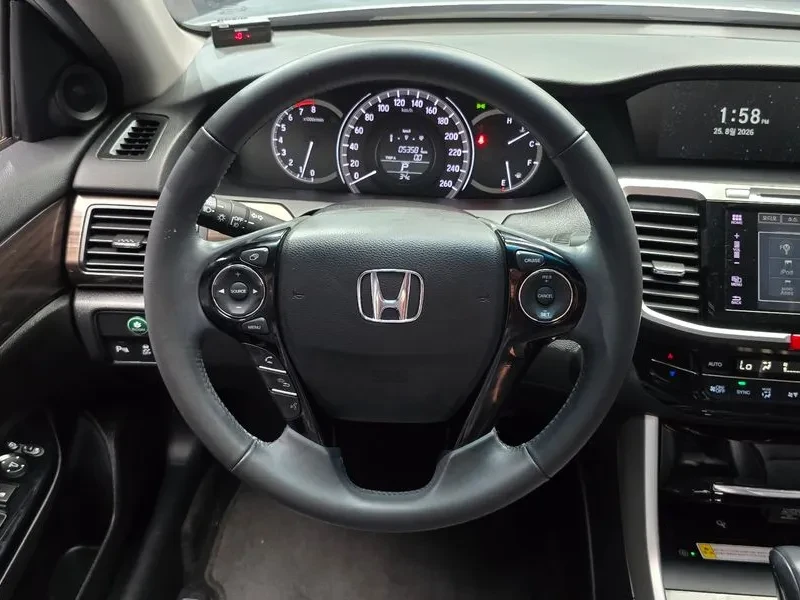 Honda Accord 2.4 9Th Generation, снимка 13 - Автомобили и джипове - 55841694
