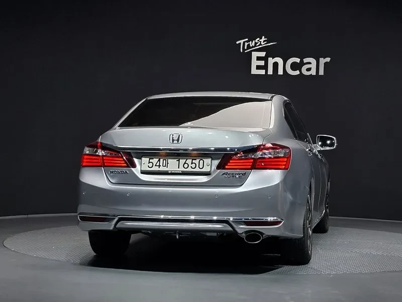 Honda Accord 2.4 9Th Generation, снимка 4 - Автомобили и джипове - 55841694