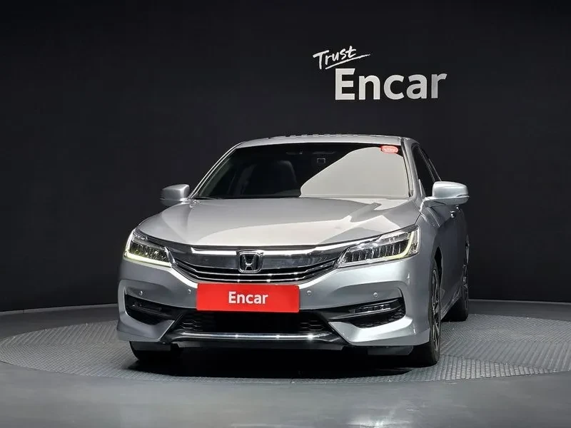 Honda Accord 2.4 9Th Generation, снимка 3 - Автомобили и джипове - 55841694