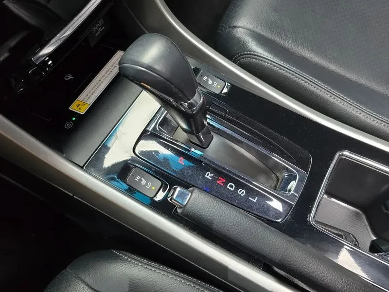 Honda Accord 2.4 9Th Generation, снимка 9 - Автомобили и джипове - 55841694