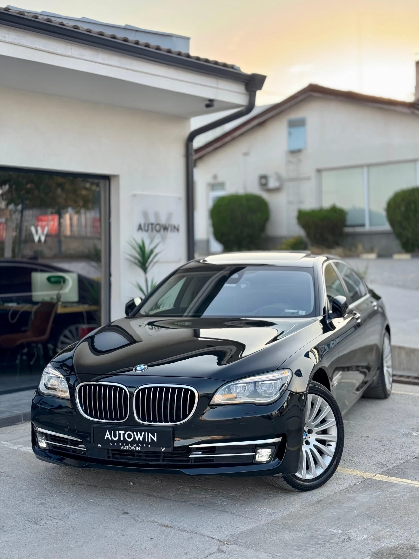 BMW 750 M50d Long Facelift, снимка 1