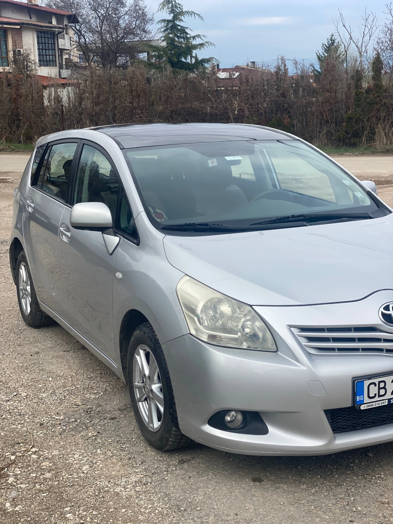 Toyota Verso D4D 2.0 - изображение 2