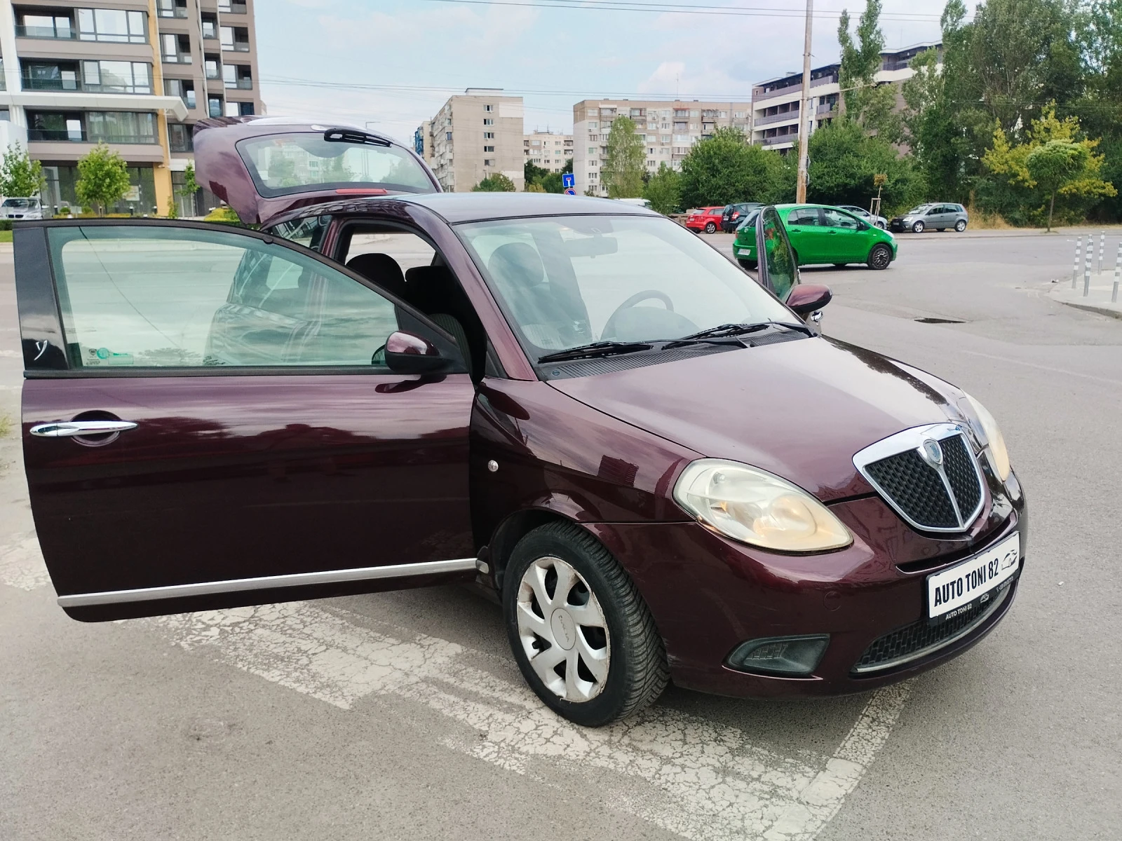 Lancia Ypsilon 1.2i КЛИМАТИК. EURO 4 - изображение 10