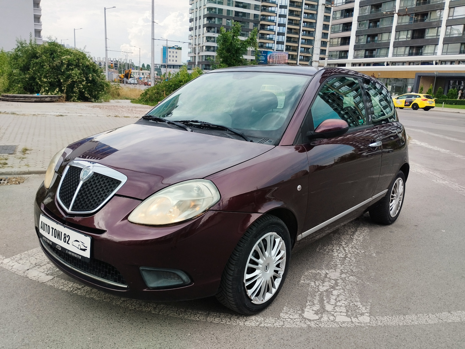 Lancia Ypsilon 1.2i КЛИМАТИК. EURO 4 - изображение 2