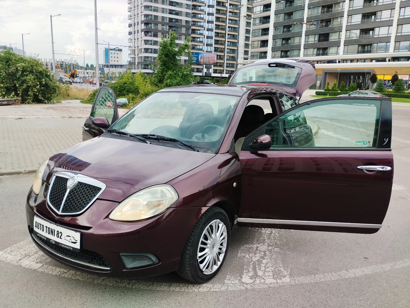 Lancia Ypsilon 1.2i КЛИМАТИК. EURO 4 - изображение 9