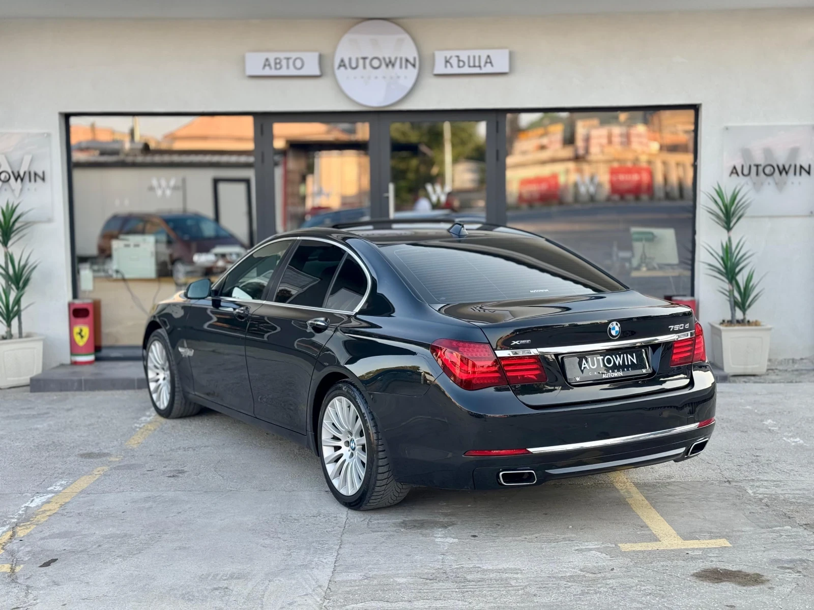 BMW 750 M50d Long Facelift - изображение 5