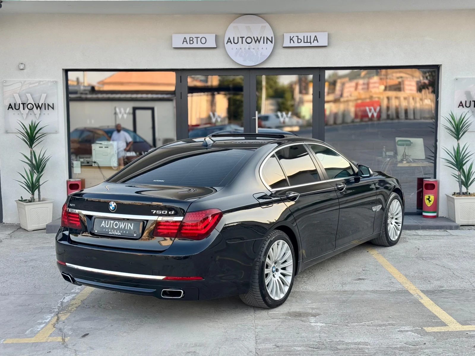 BMW 750 M50d Long Facelift - изображение 7