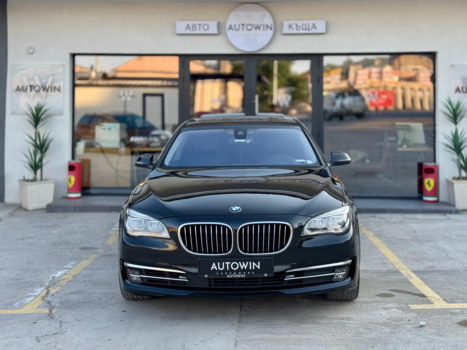 BMW 750 M50d Long Facelift - изображение 3