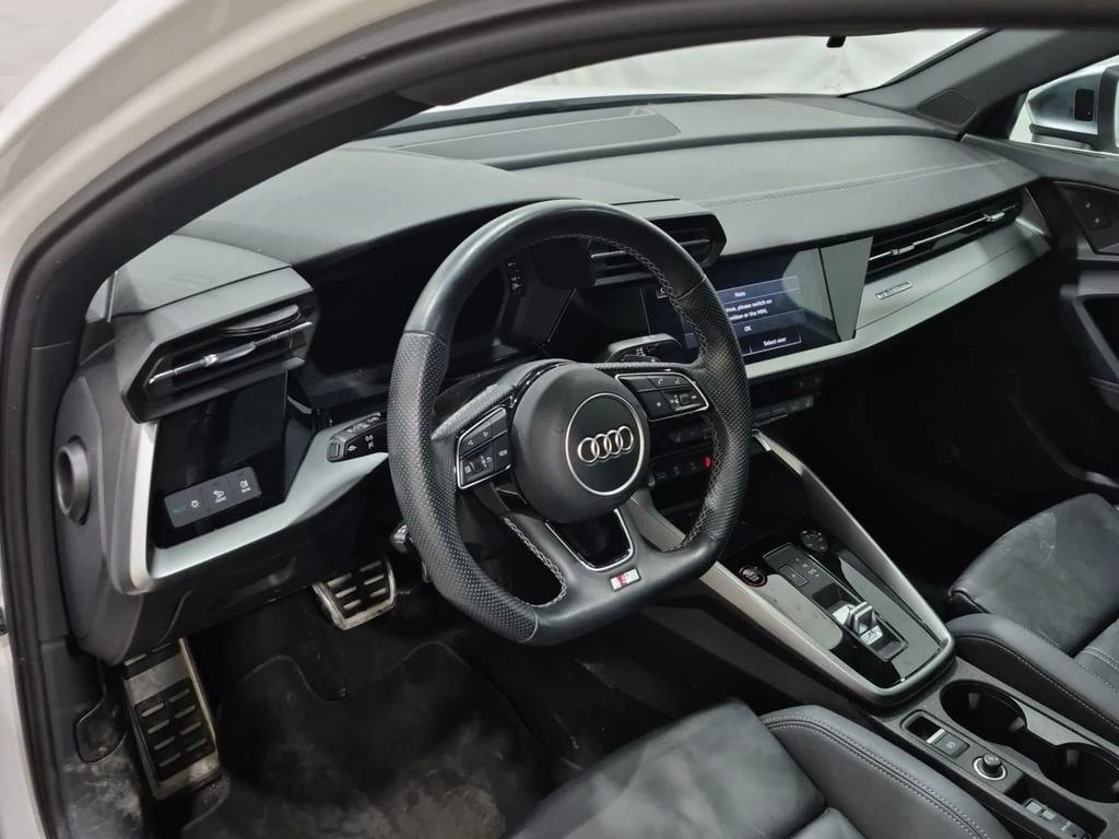 Audi S3 / KOMFORT / VOICE CONTROL / PANO / CARFAX - изображение 10