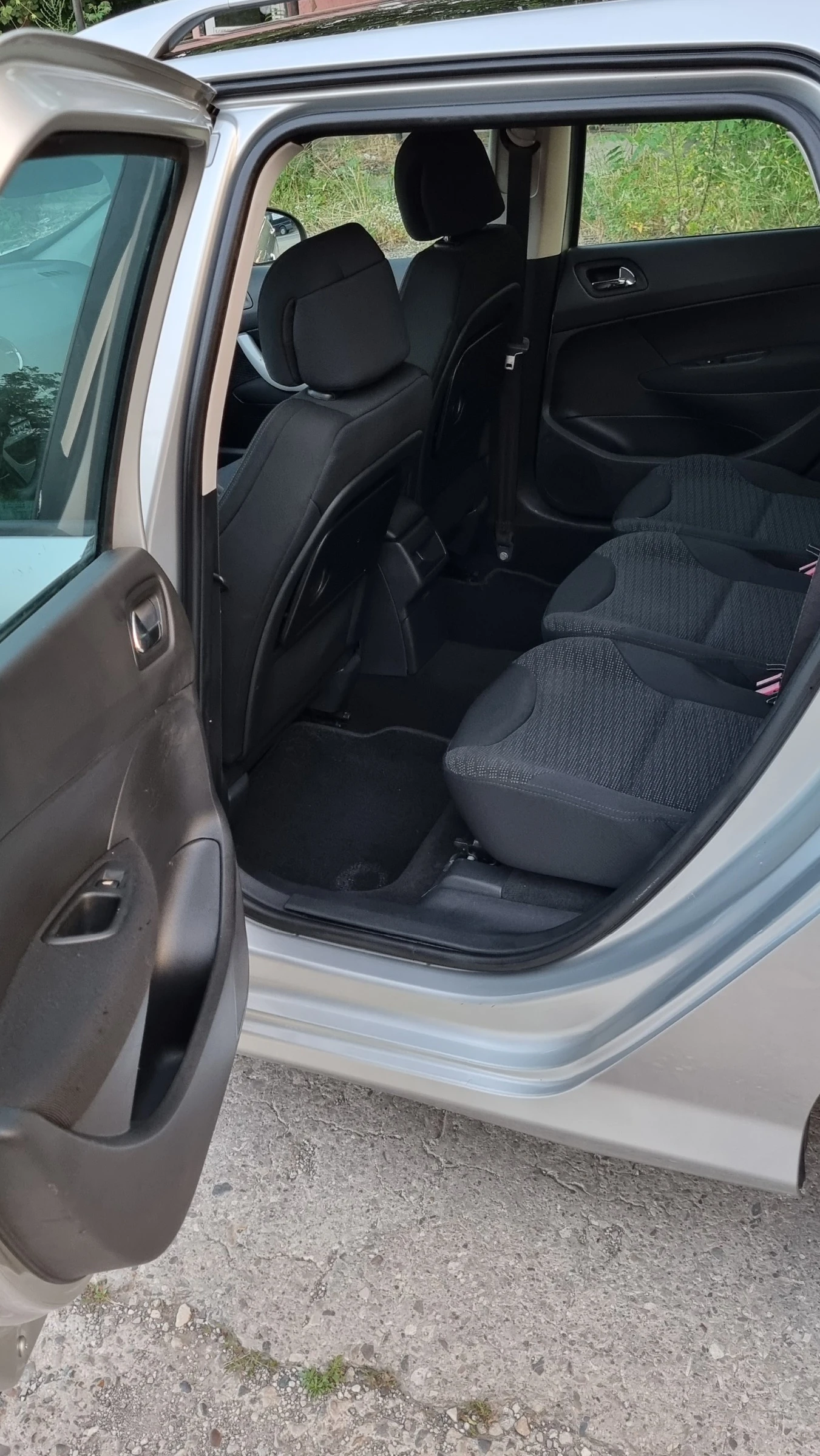 Peugeot 308 1.6 HDI, снимка 10 - Автомобили и джипове - 54013157