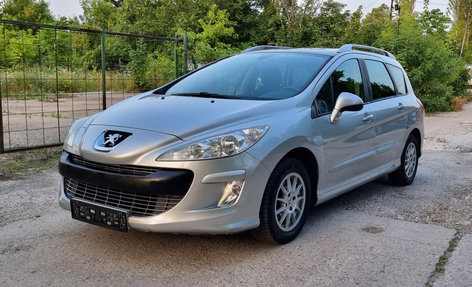 Peugeot 308 1.6 HDI, снимка 2 - Автомобили и джипове - 54013157