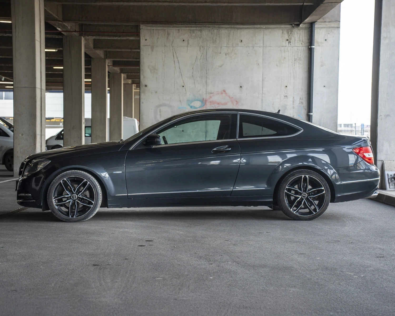 Mercedes-Benz C 220, снимка 2 - Автомобили и джипове - 54185411