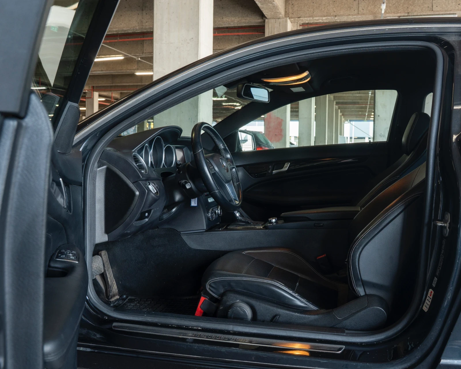 Mercedes-Benz C 220, снимка 8 - Автомобили и джипове - 54185411