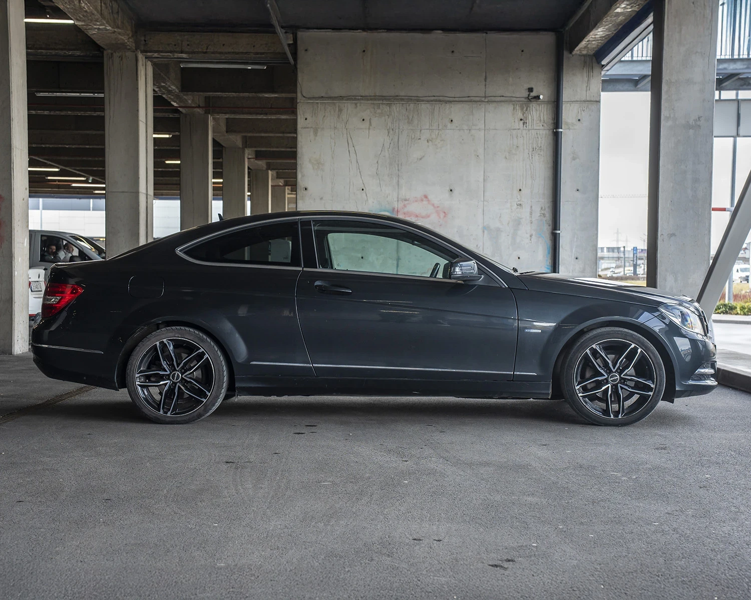 Mercedes-Benz C 220, снимка 6 - Автомобили и джипове - 54185411