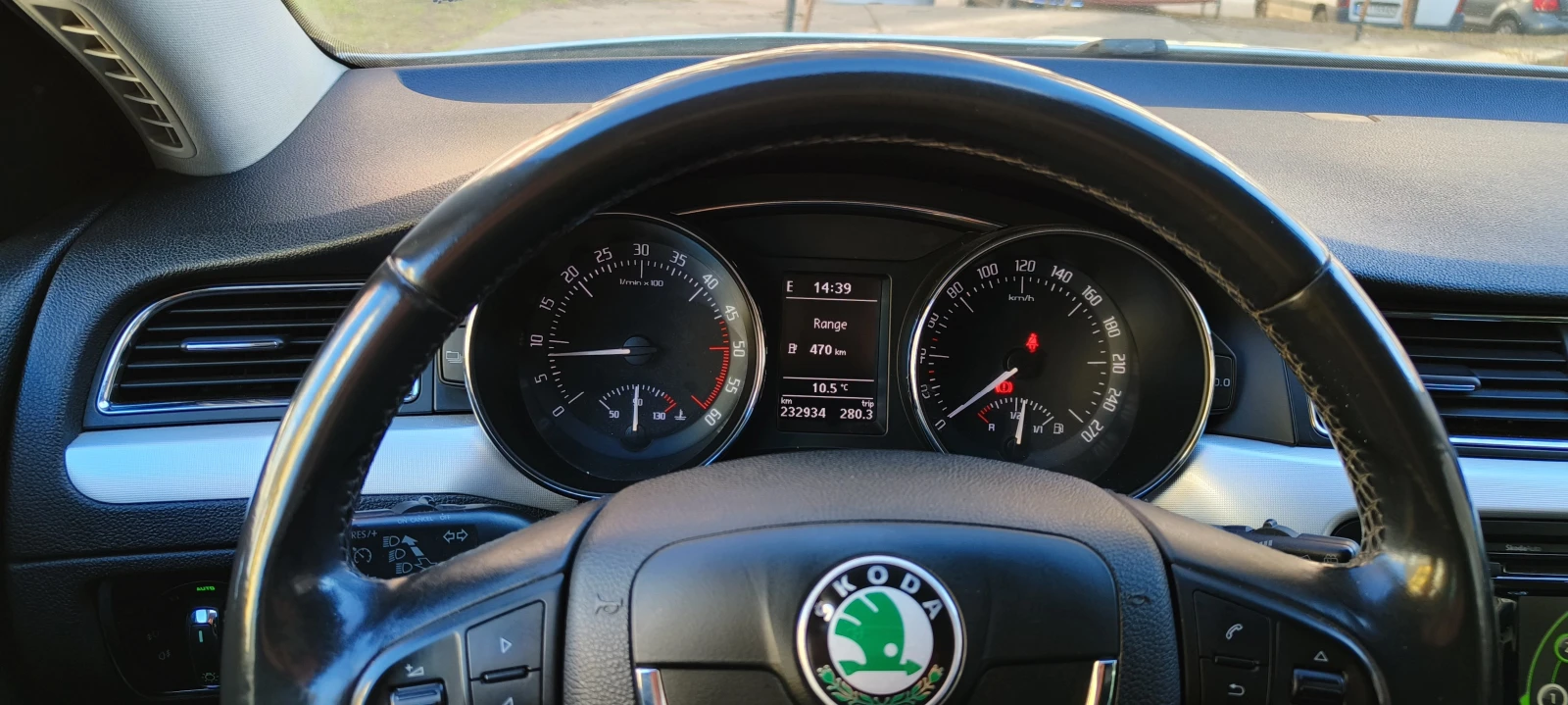 Skoda Superb, снимка 16 - Автомобили и джипове - 54782835
