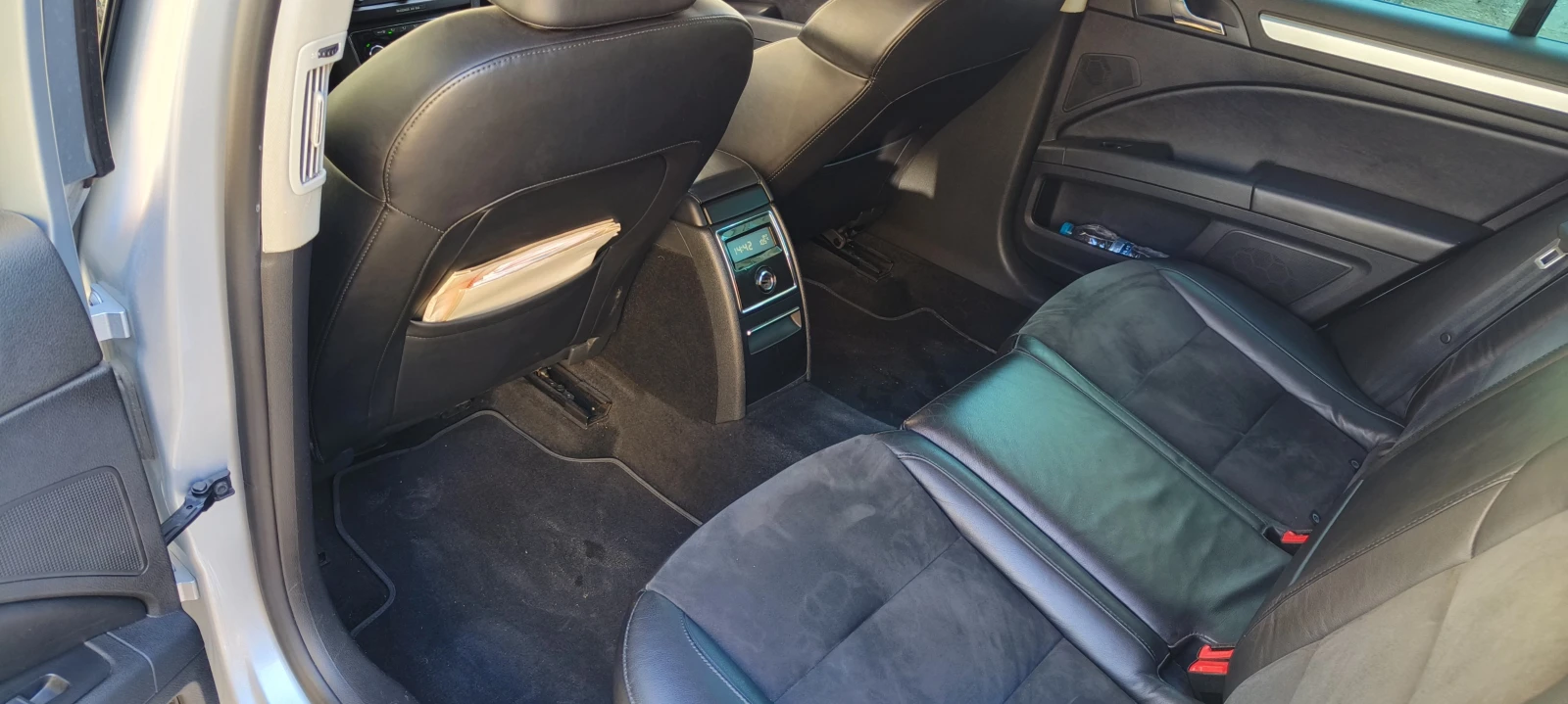 Skoda Superb, снимка 13 - Автомобили и джипове - 54782835