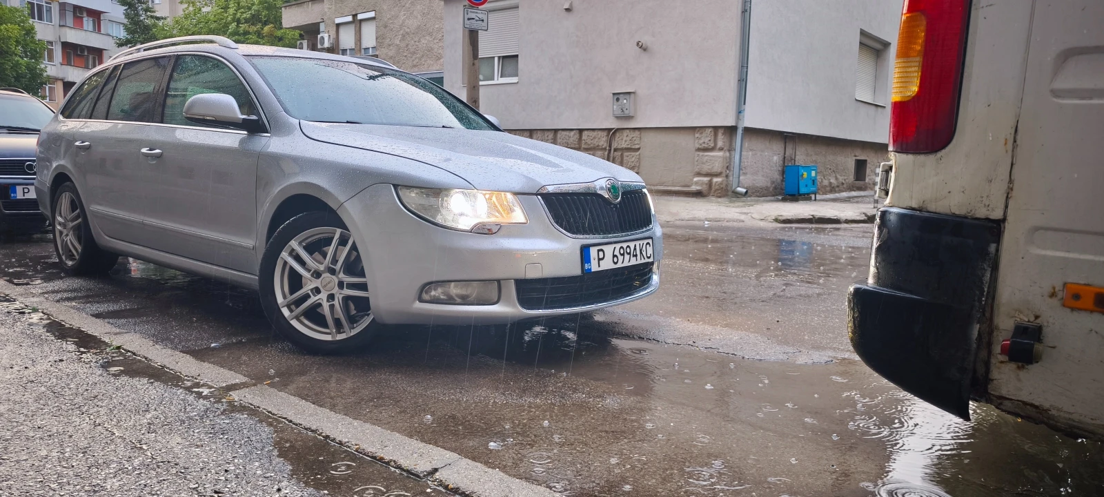 Skoda Superb, снимка 2 - Автомобили и джипове - 54782835
