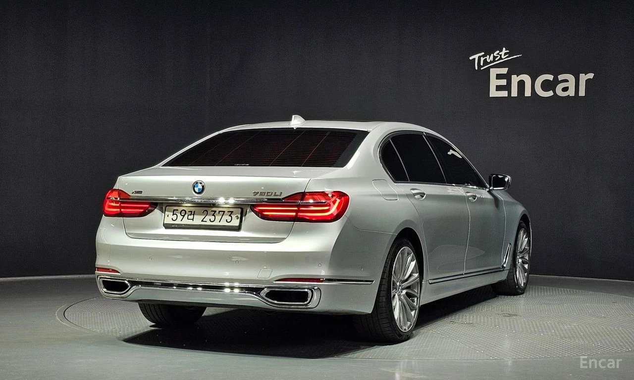 BMW 750 Li xDrive* BOWERS & WILKINS* 360* ХЕДЪП* DISTRONIC, снимка 3 - Автомобили и джипове - 54910230