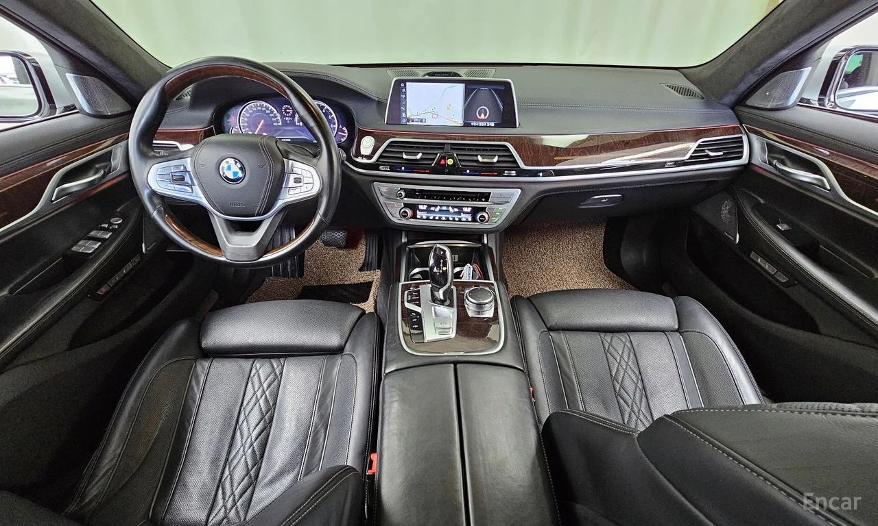 BMW 750 Li xDrive* BOWERS & WILKINS* 360* ХЕДЪП* DISTRONIC, снимка 8 - Автомобили и джипове - 54910230