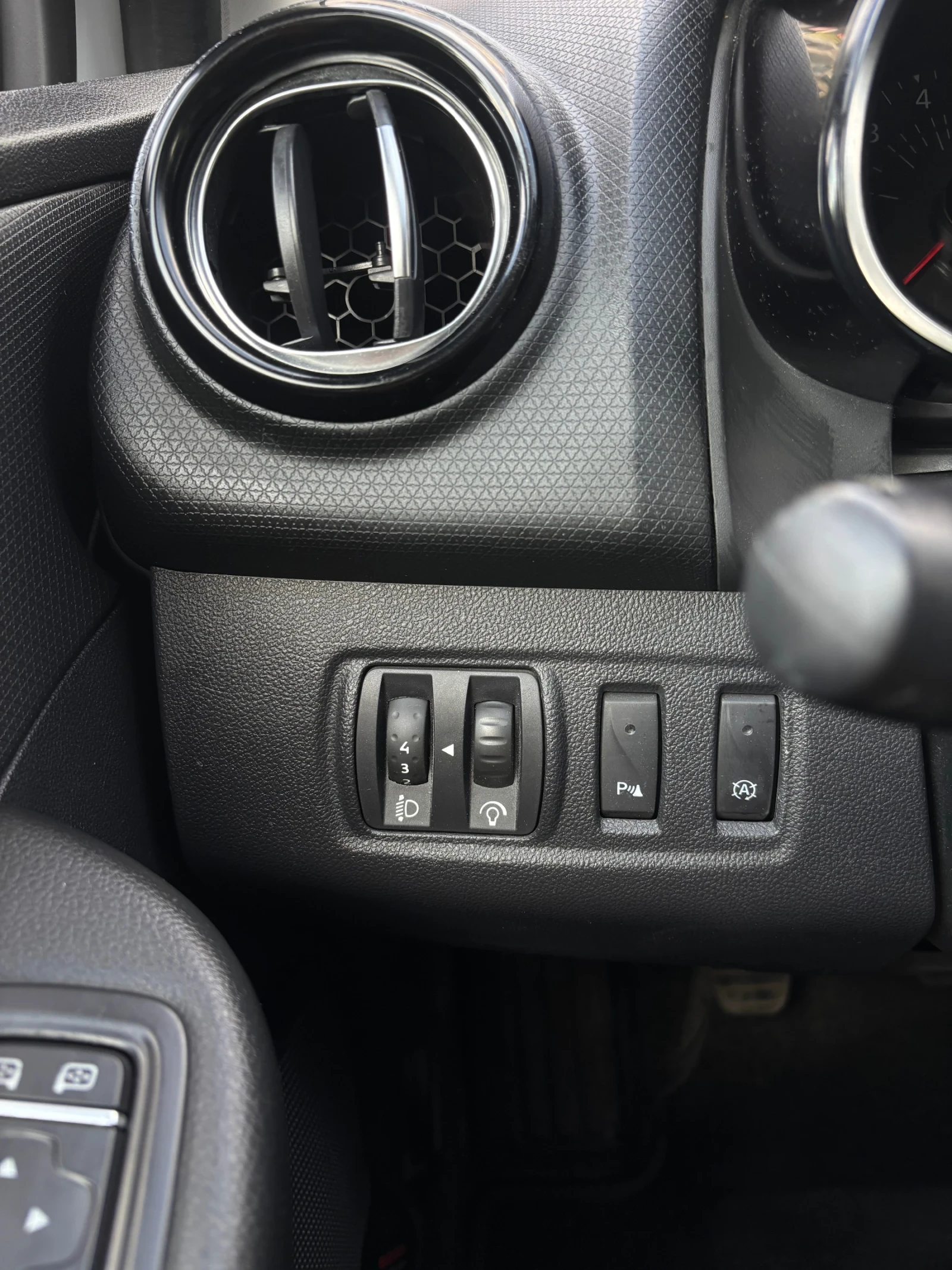 Renault Clio Renault Clio 1.5dci 90к.с. Euro 6, снимка 13 - Автомобили и джипове - 55327005